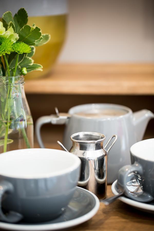 Darlington Arms Hotel Redhill  Bagian luar foto
