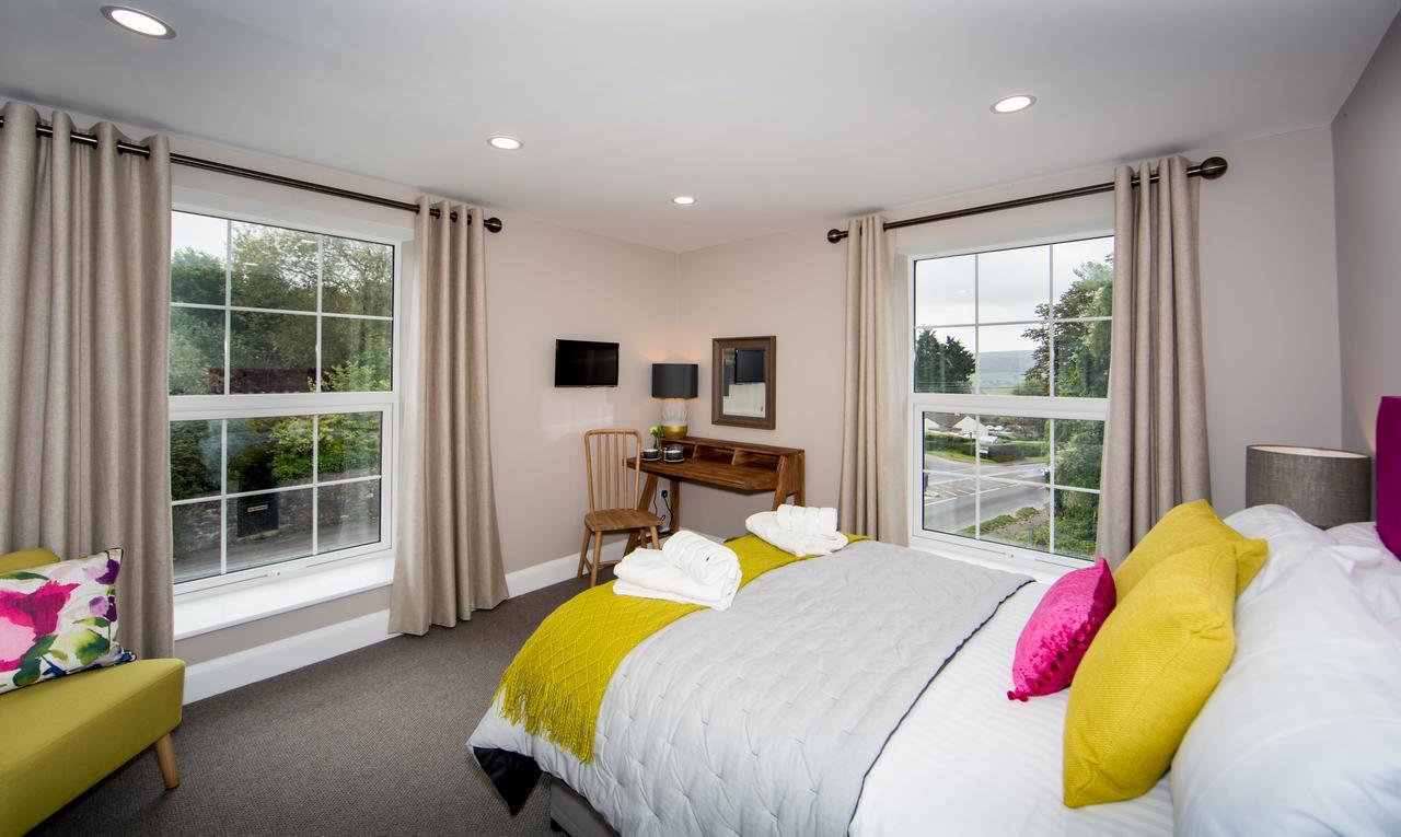 Darlington Arms Hotel Redhill  Bagian luar foto