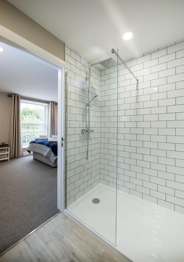 Darlington Arms Hotel Redhill  Bagian luar foto