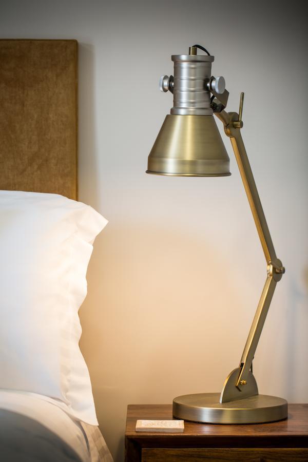 Darlington Arms Hotel Redhill  Bagian luar foto